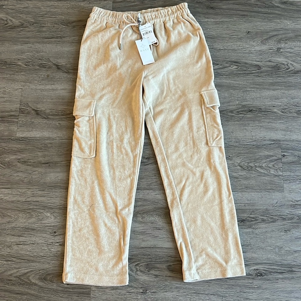 Wayf Pants with cargo pockets khaki tan New with tags - Picture 2 of 8
